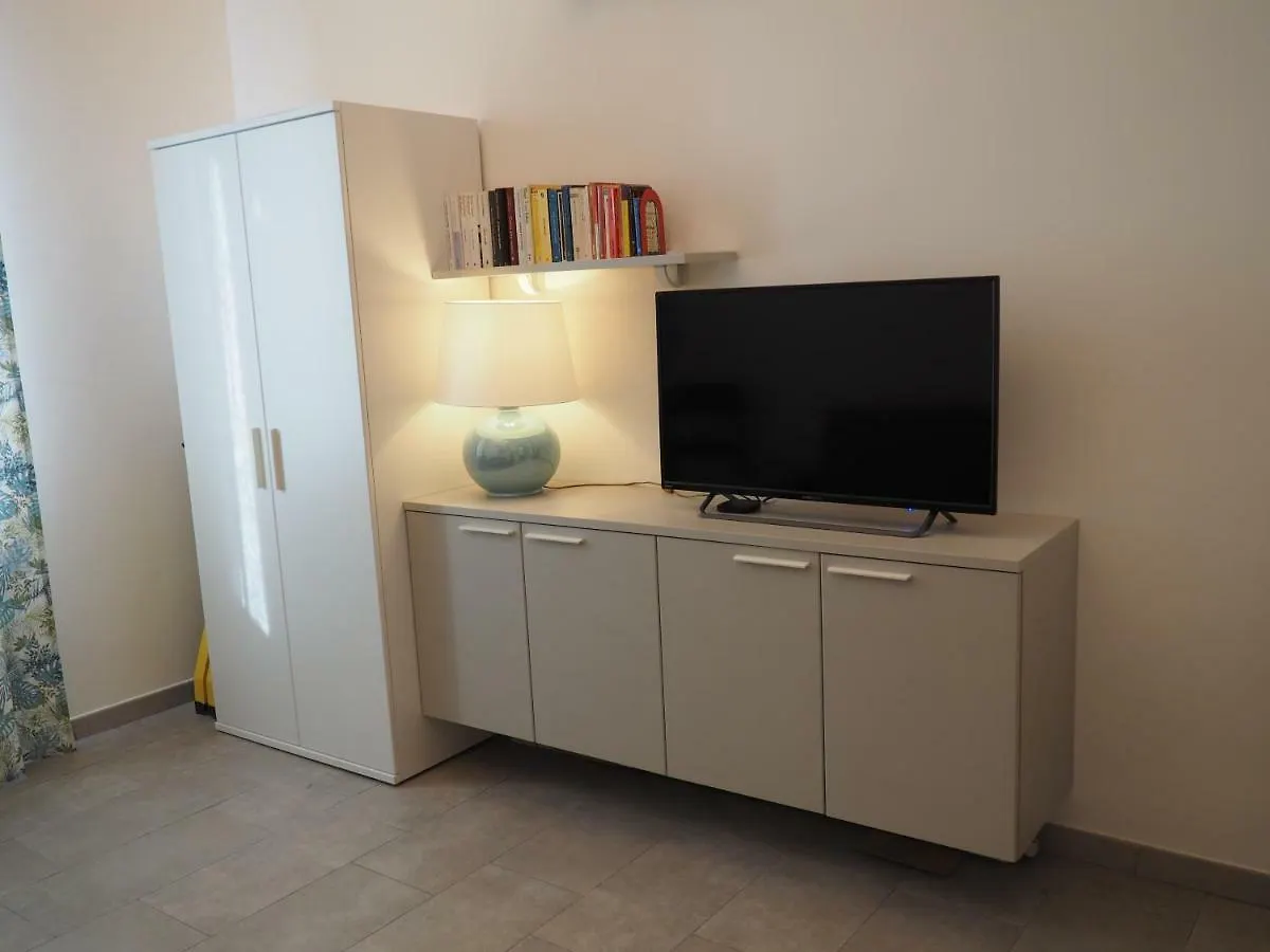 La Porta Accanto A Soli 900 Mt Dal Gaslini Genoa Apartment