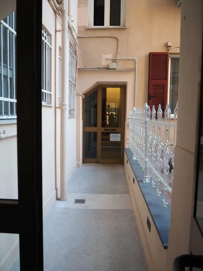 La Porta Accanto A Soli 900 Mt Dal Gaslini Genoa Italy