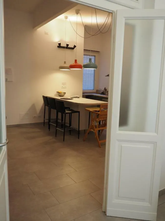 La Porta Accanto A Soli 900 Mt Dal Gaslini Genoa Apartment