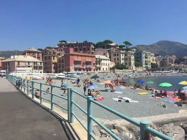La Porta Accanto A Soli 900 Mt Dal Gaslini Genoa